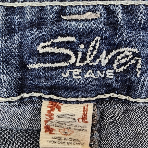 Silver Suki Jean Capris Factory Fade 5 Pocket 25.5" Inseam Blue Size 30W - Picture 3 of 16